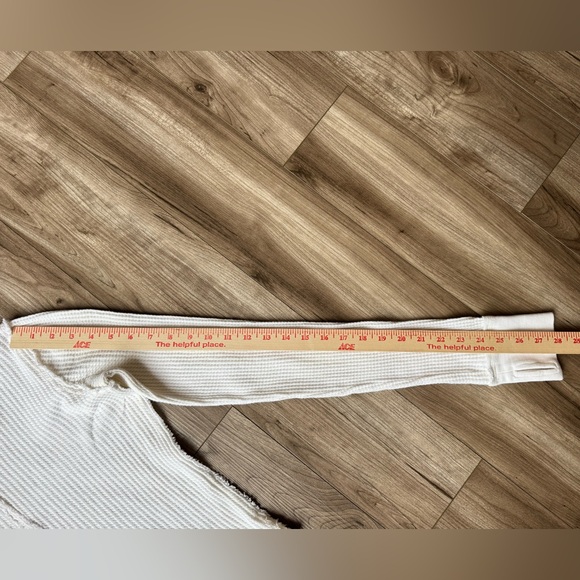 Free People We The Free
White Roll With It Long Sleeve Thermal Shirt Size M - Picture 12 of 12